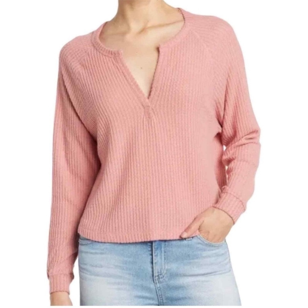 NWT! Pink Waffle Knit Long Sleeve V-Neck - Multiple Sizes 🎞️